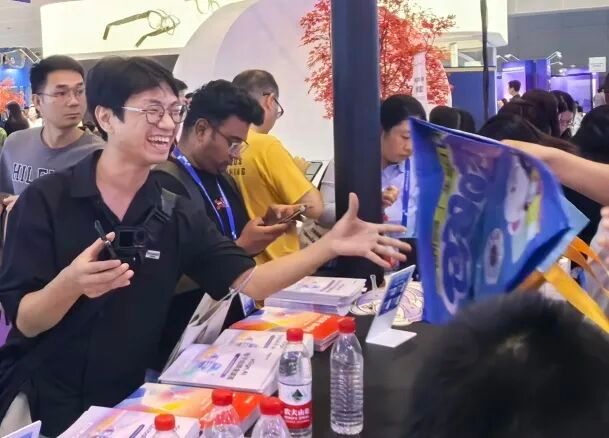2026云栖大会 e签宝展位人气